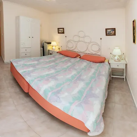 Cerca De La Playa De La Mata *